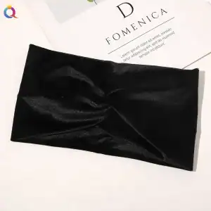 bandeau élégance noire