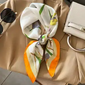 bandeau soie orange élégant