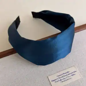 serre tête femme satin bleu