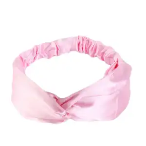 bandeau satin rose clair