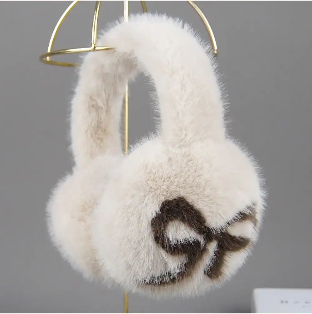 cache oreille beige luxe